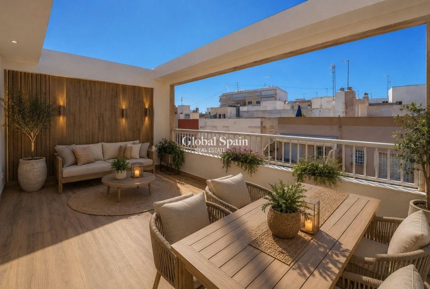Wederverkoop - APPARTEMENT -
TORREVIEJA - Playa del Cura
