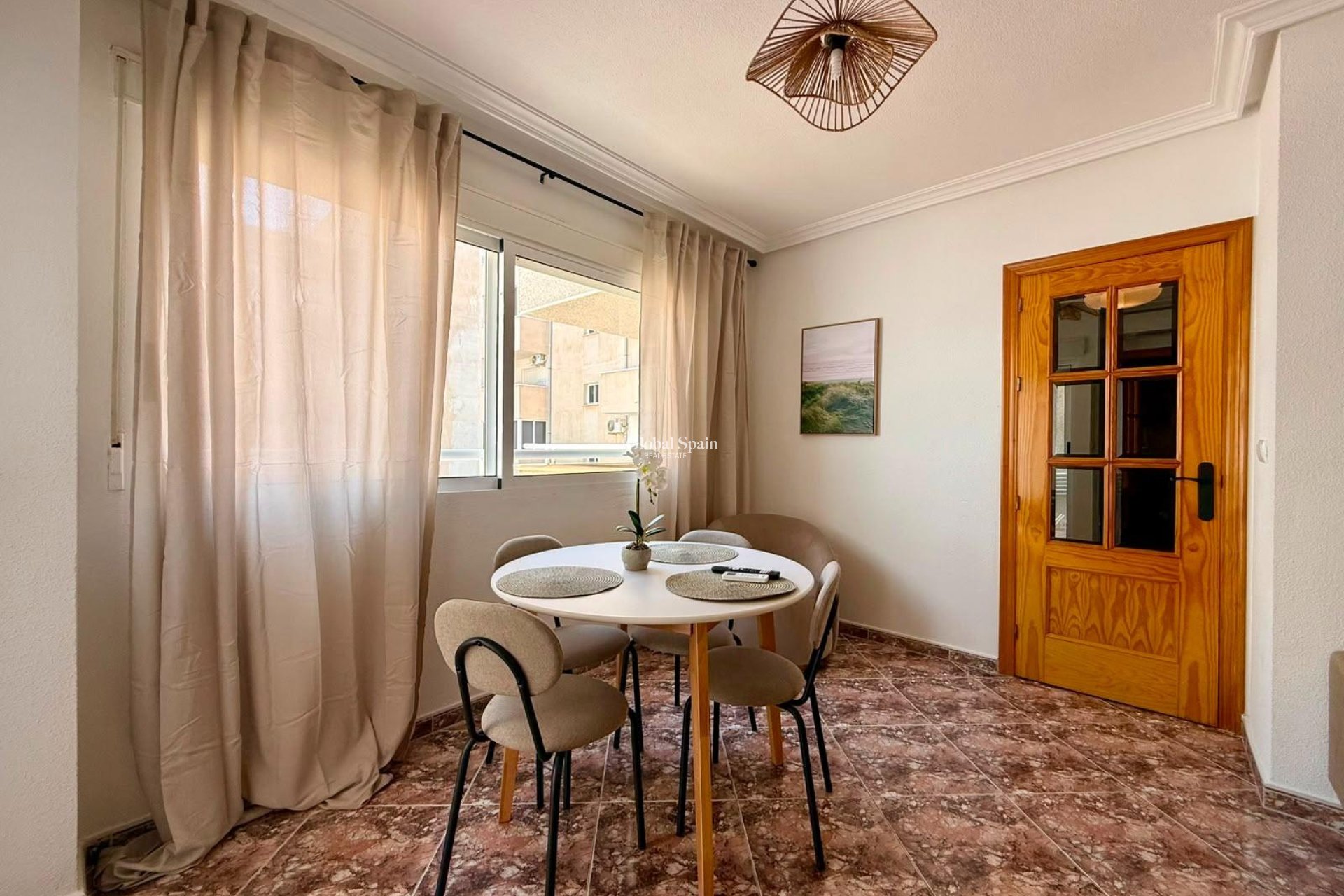Wederverkoop - APPARTEMENT -
TORREVIEJA - Playa del Cura