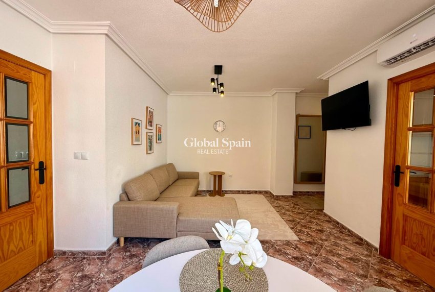 Wederverkoop - APPARTEMENT -
TORREVIEJA - Playa del Cura