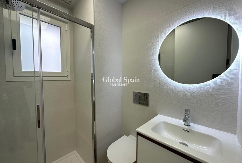 Wederverkoop - APPARTEMENT -
TORREVIEJA - Playa del Cura