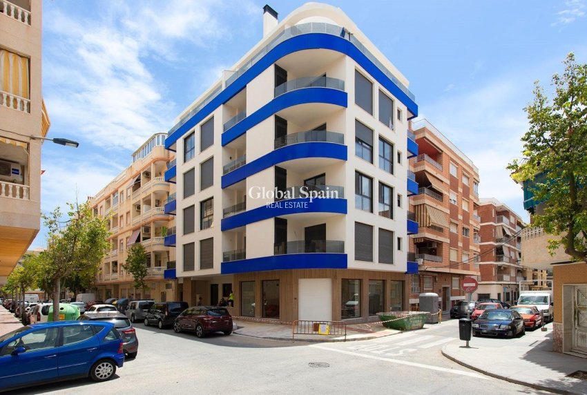 Wederverkoop - APPARTEMENT -
TORREVIEJA - Playa del Cura