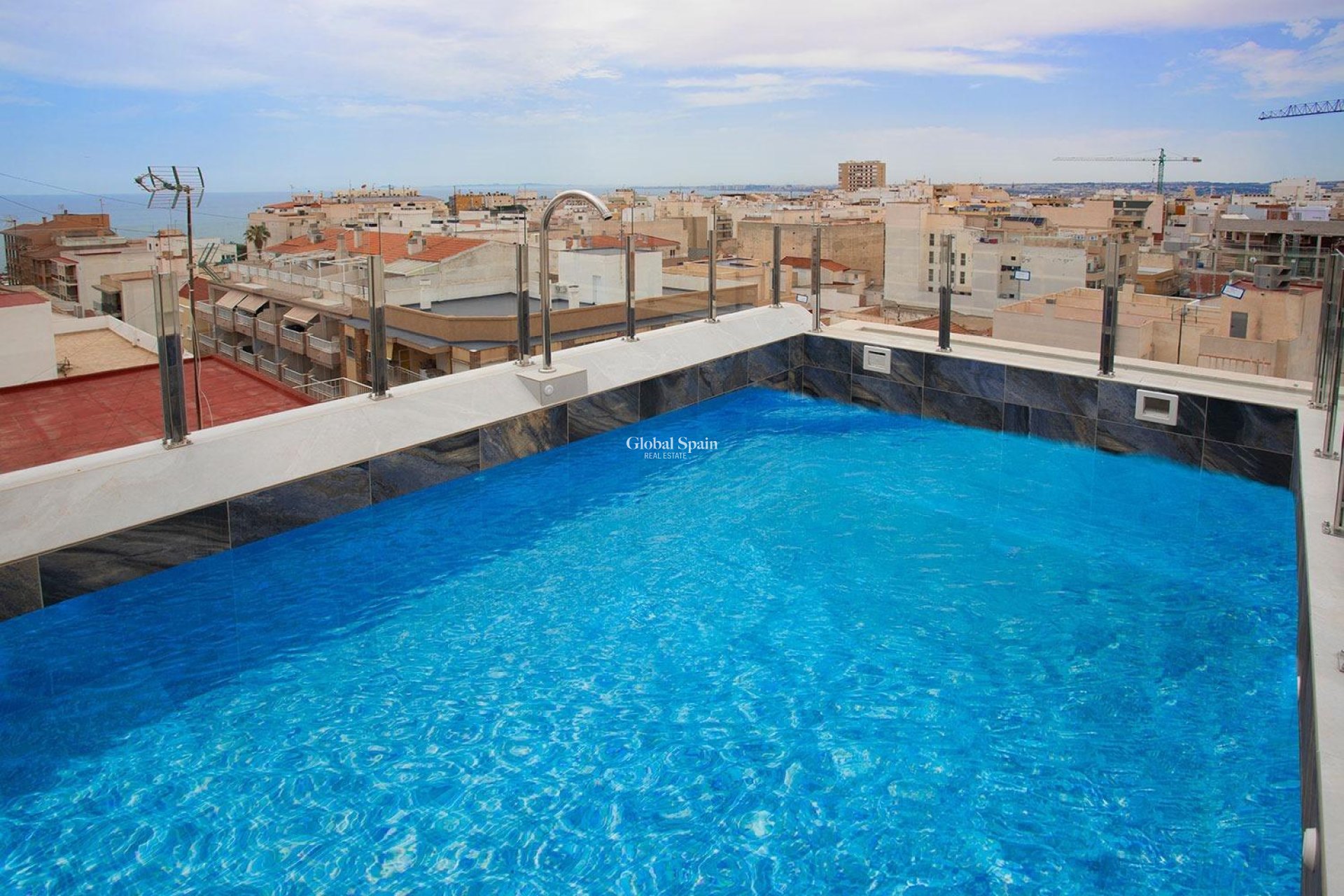 Wederverkoop - APPARTEMENT -
TORREVIEJA - Playa del Cura