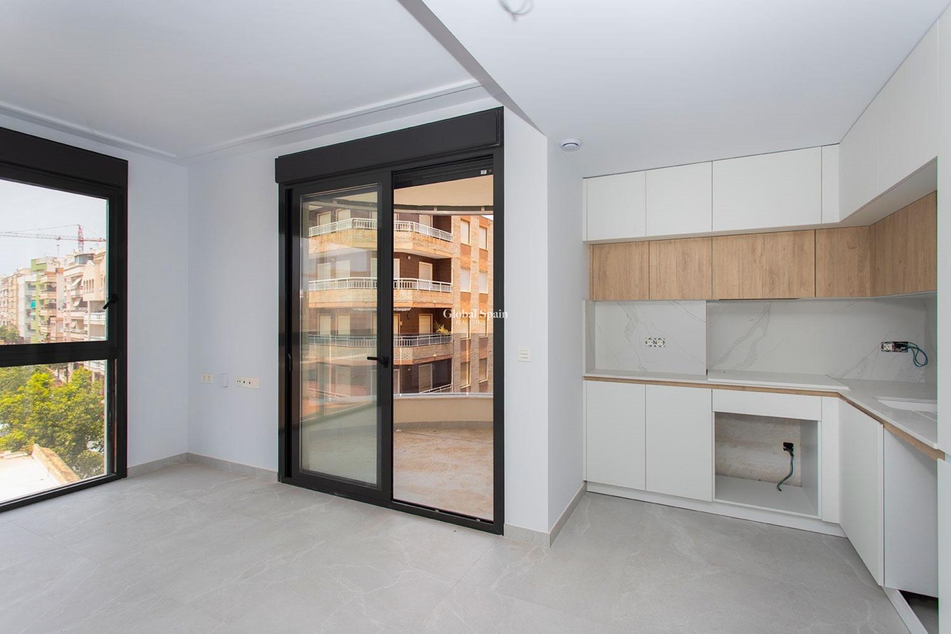 Wederverkoop - APPARTEMENT -
TORREVIEJA - Playa del Cura