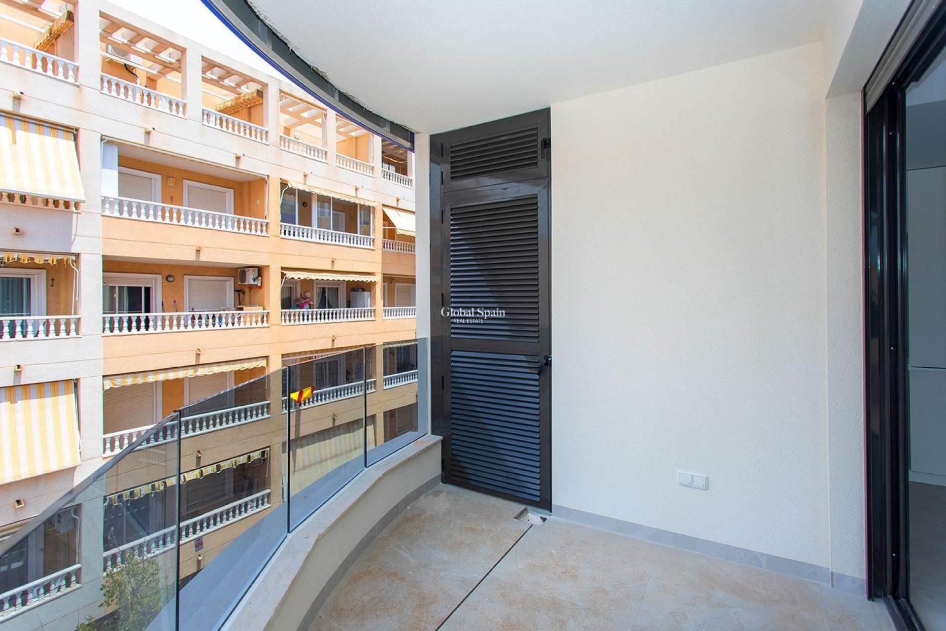 Wederverkoop - APPARTEMENT -
TORREVIEJA - Playa del Cura