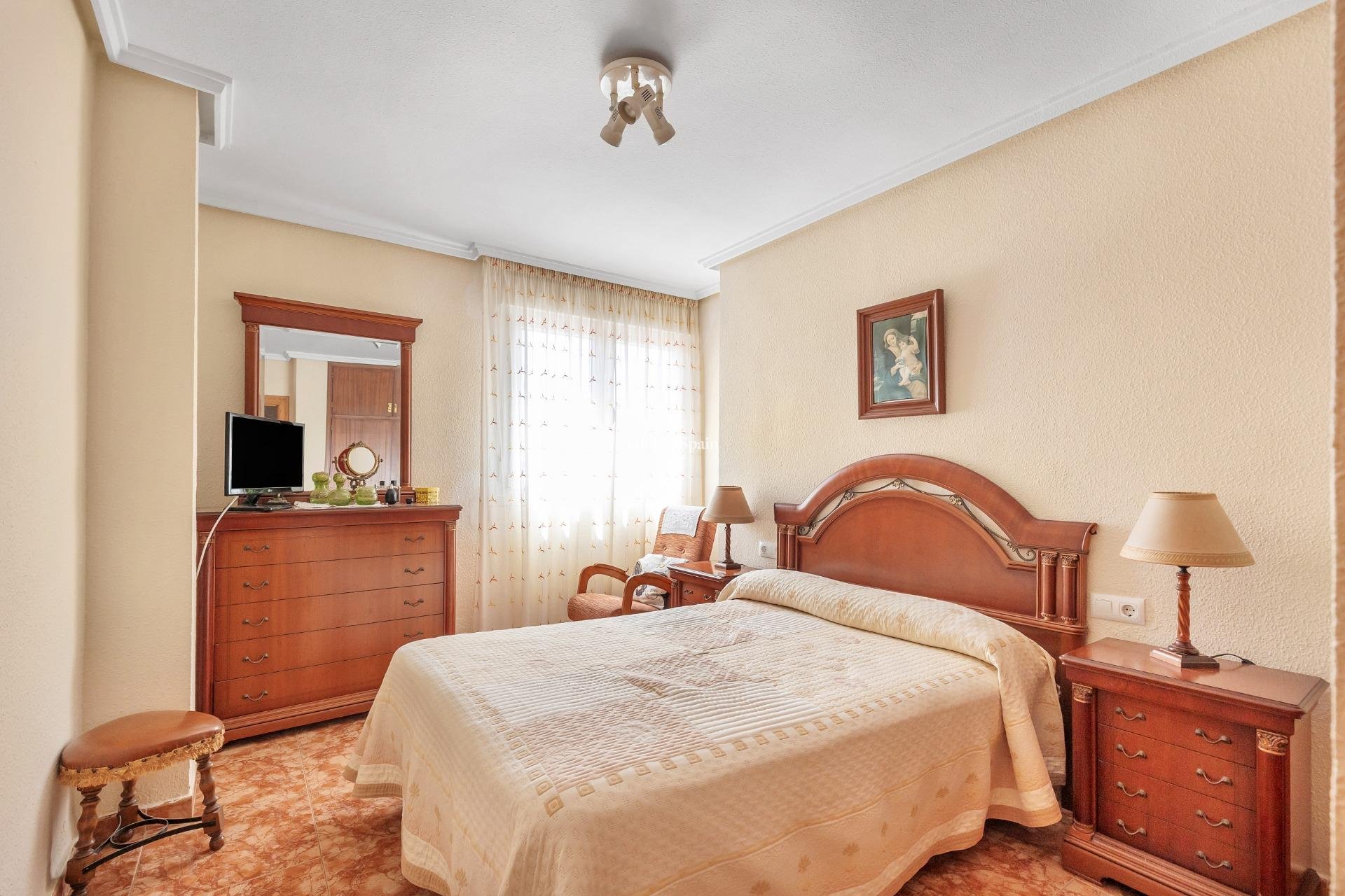 Wederverkoop - APPARTEMENT -
TORREVIEJA - Playa del cura