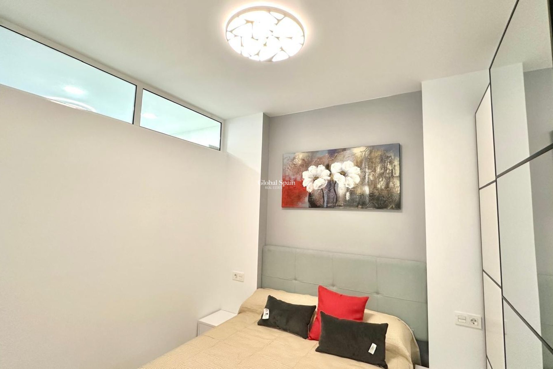 Wederverkoop - APPARTEMENT -
TORREVIEJA - Playa del Cura