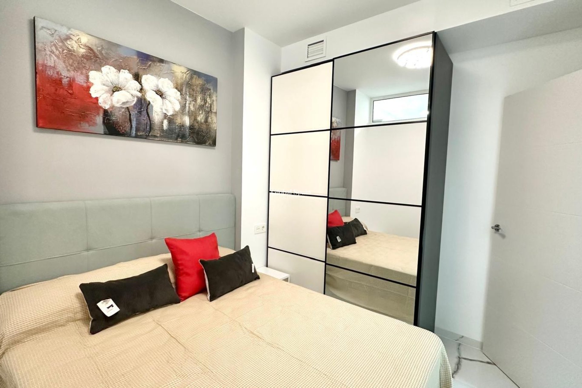 Wederverkoop - APPARTEMENT -
TORREVIEJA - Playa del Cura