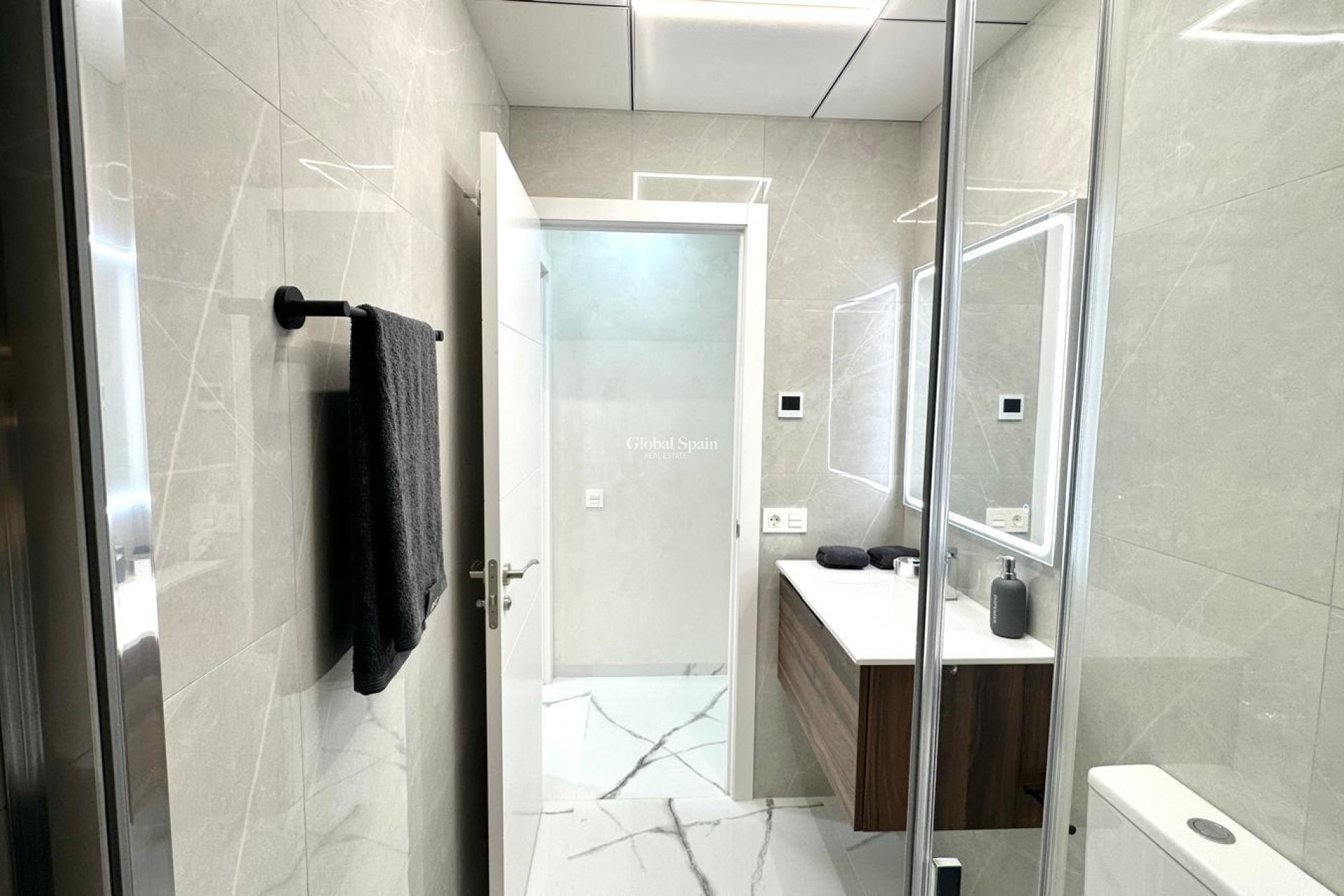 Wederverkoop - APPARTEMENT -
TORREVIEJA - Playa del Cura