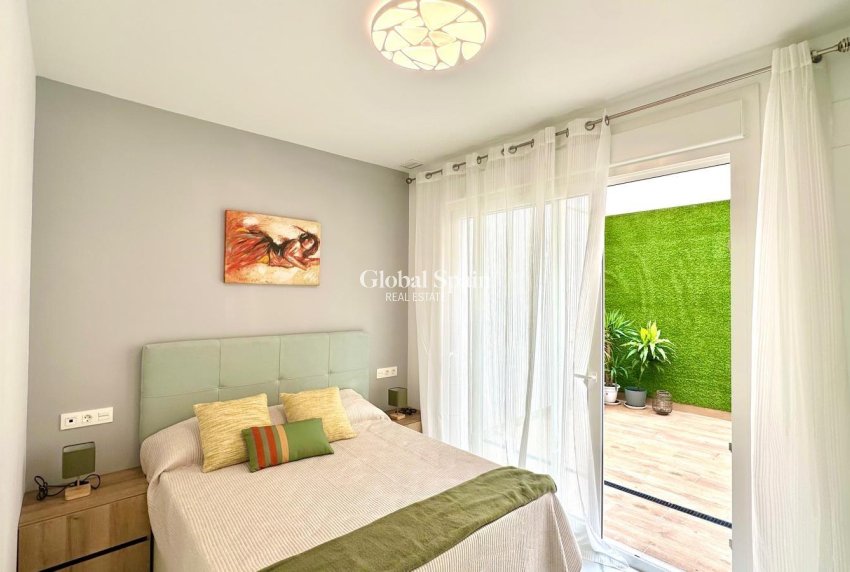 Wederverkoop - APPARTEMENT -
TORREVIEJA - Playa del Cura