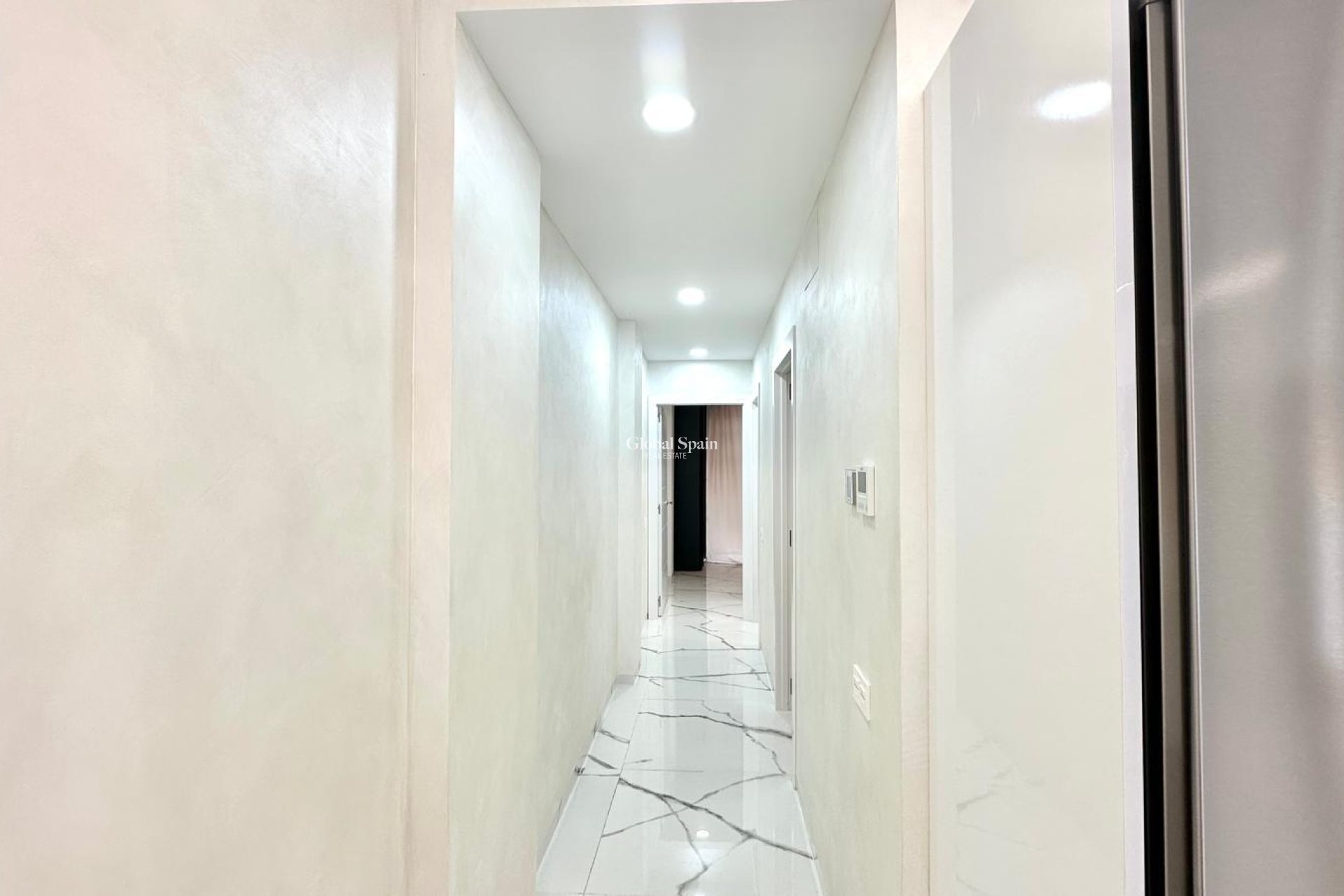 Wederverkoop - APPARTEMENT -
TORREVIEJA - Playa del Cura