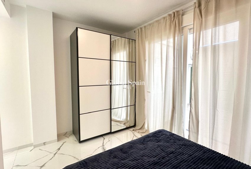 Wederverkoop - APPARTEMENT -
TORREVIEJA - Playa del Cura