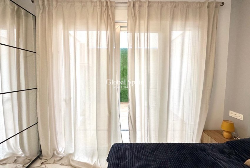 Wederverkoop - APPARTEMENT -
TORREVIEJA - Playa del Cura