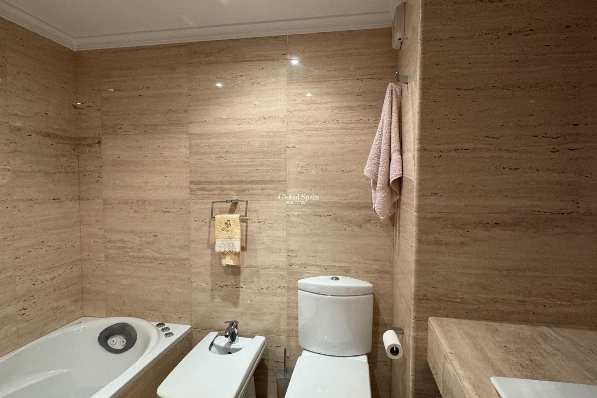 Wederverkoop - APPARTEMENT -
TORREVIEJA - Playa del Cura