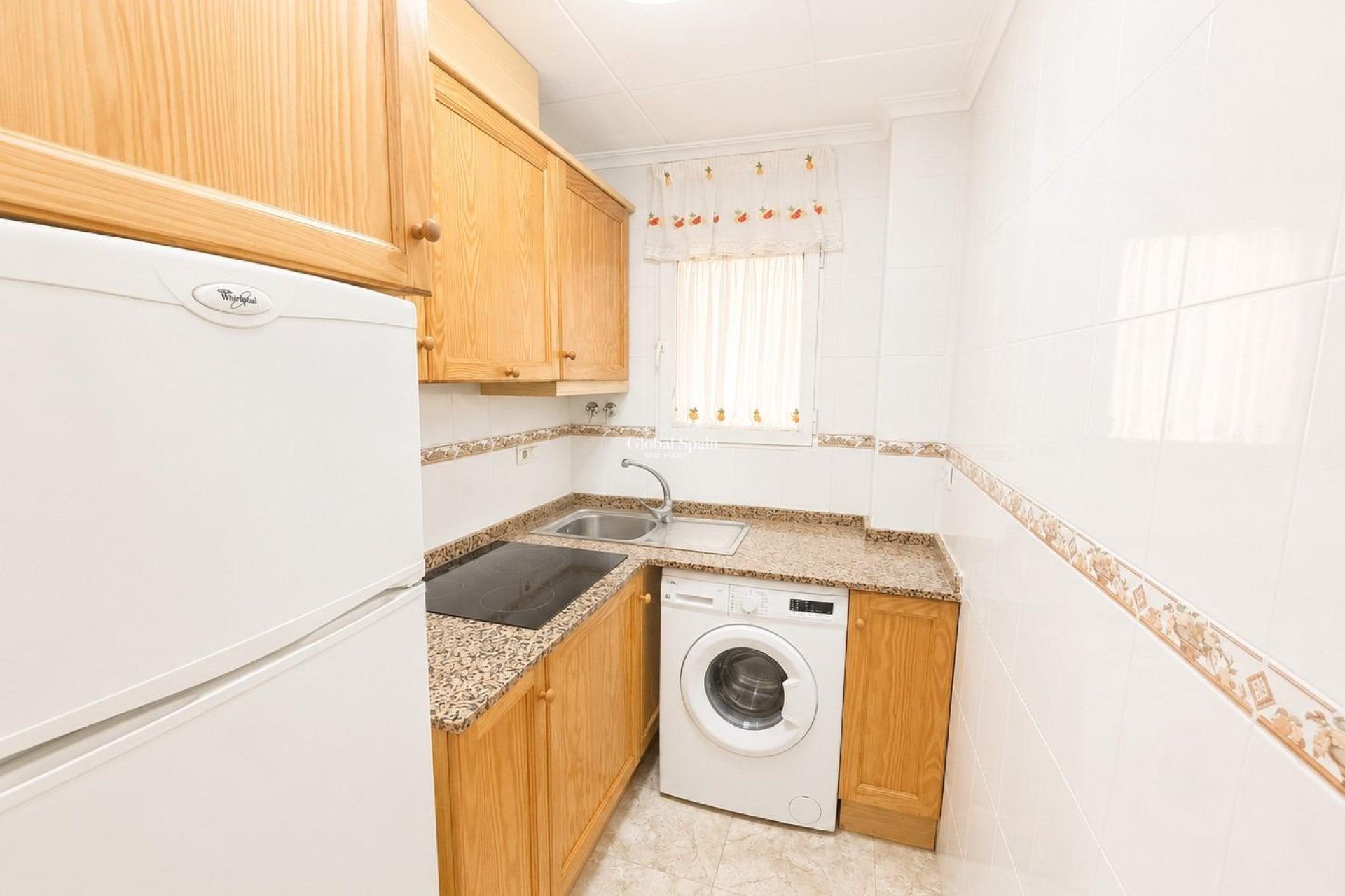 Wederverkoop - APPARTEMENT -
TORREVIEJA - Playa del cura