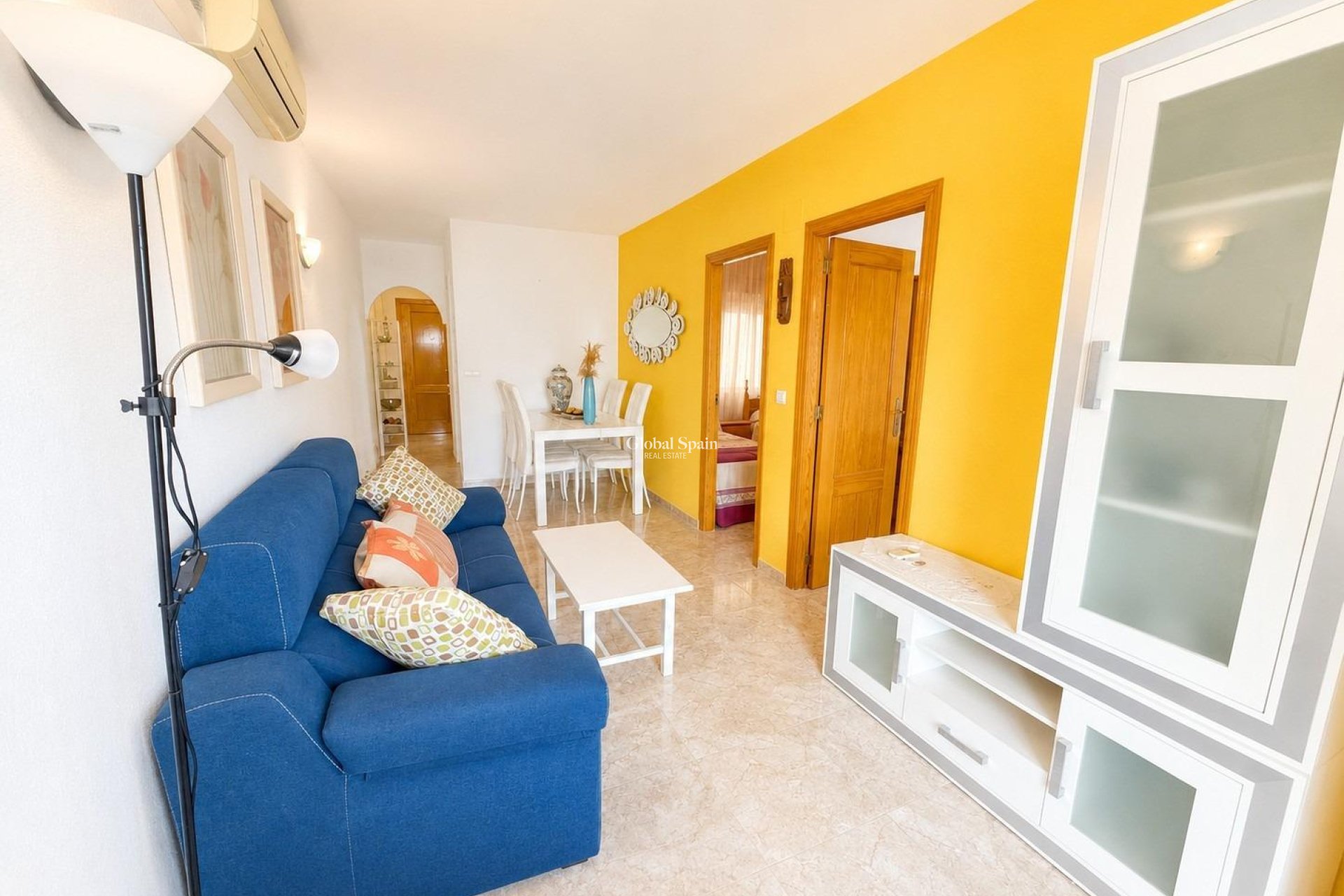 Wederverkoop - APPARTEMENT -
TORREVIEJA - Playa del cura