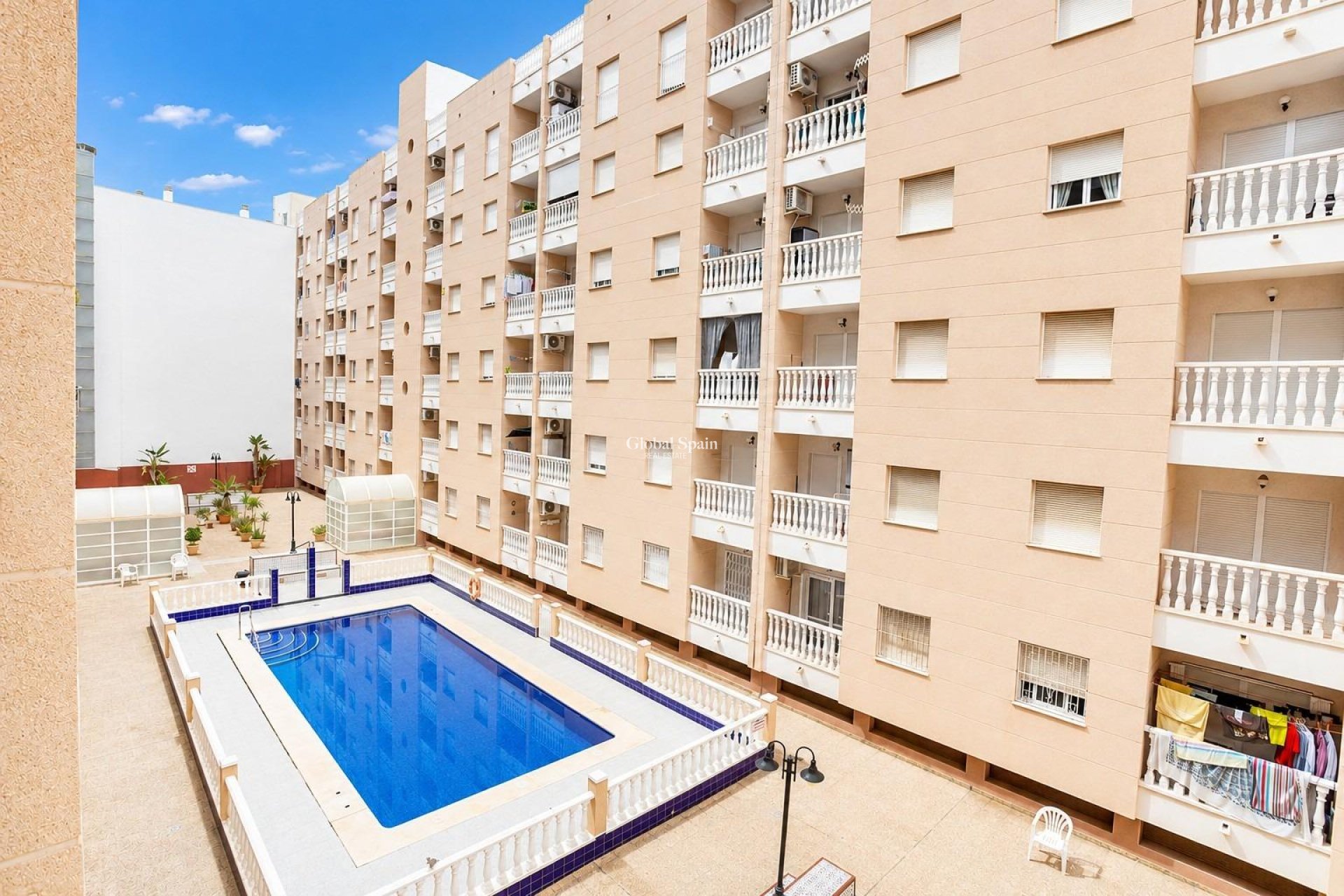 Wederverkoop - APPARTEMENT -
TORREVIEJA - Playa del cura