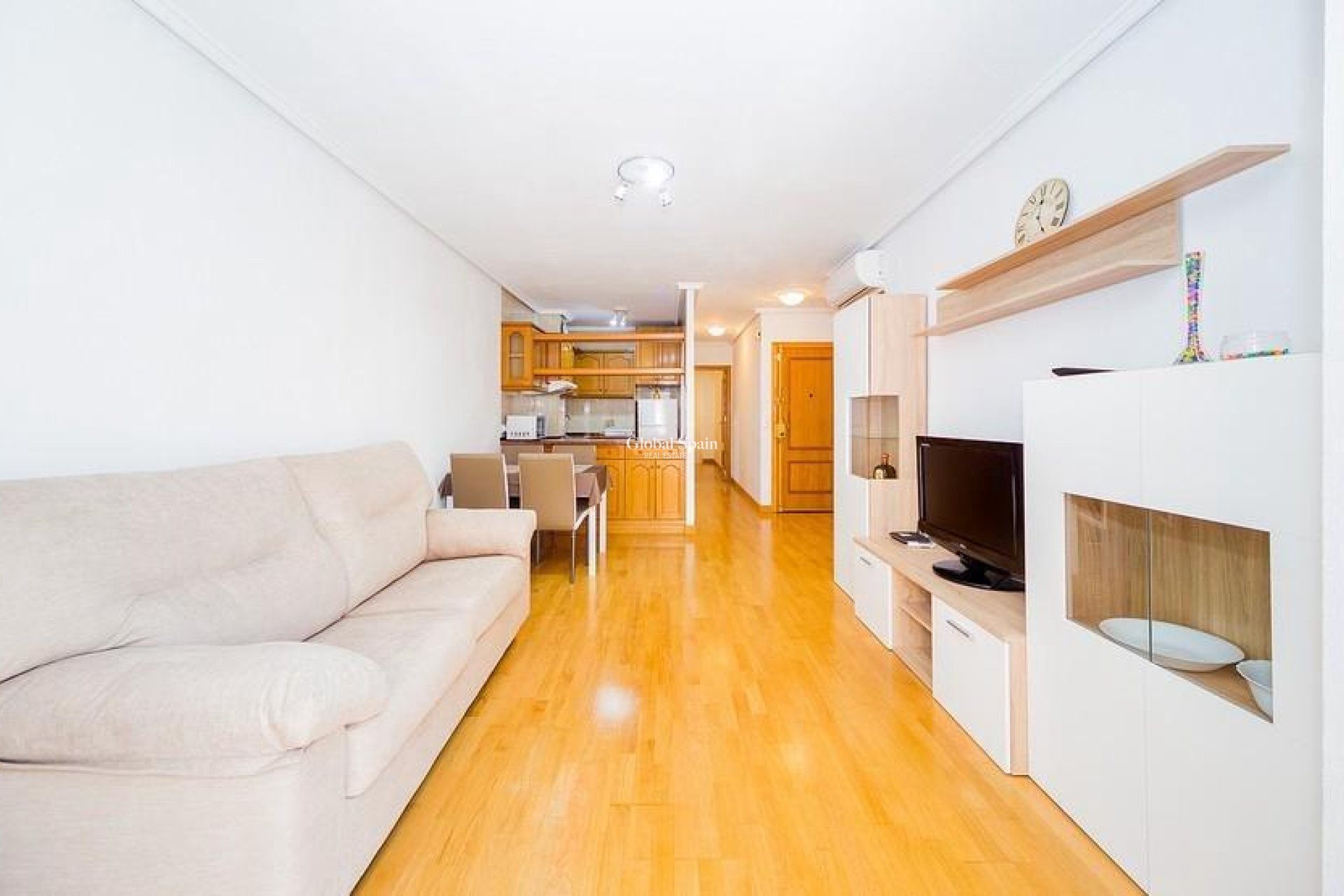 Wederverkoop - APPARTEMENT -
TORREVIEJA - Playa del Cura