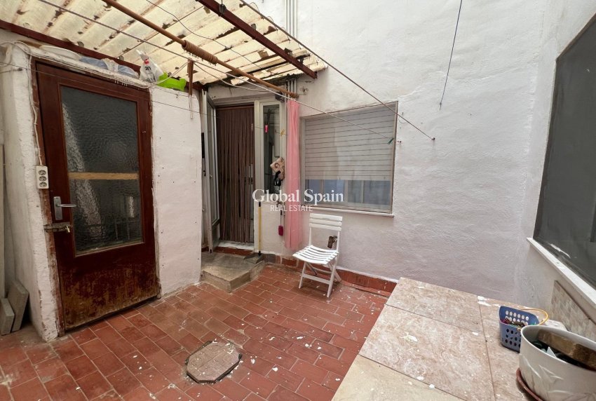 Wederverkoop - APPARTEMENT -
TORREVIEJA - Playa del Cura