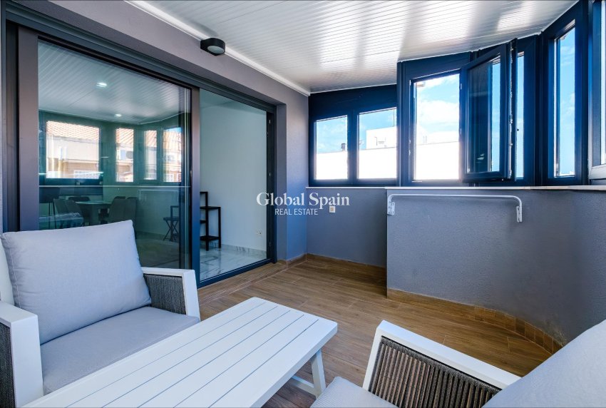 Wederverkoop - APPARTEMENT -
TORREVIEJA - Playa del Cura