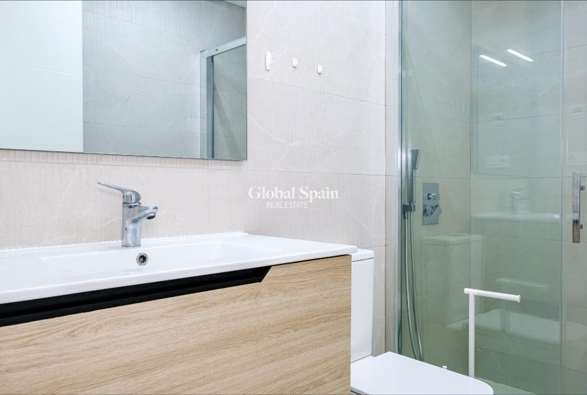 Wederverkoop - APPARTEMENT -
TORREVIEJA - Playa del Cura