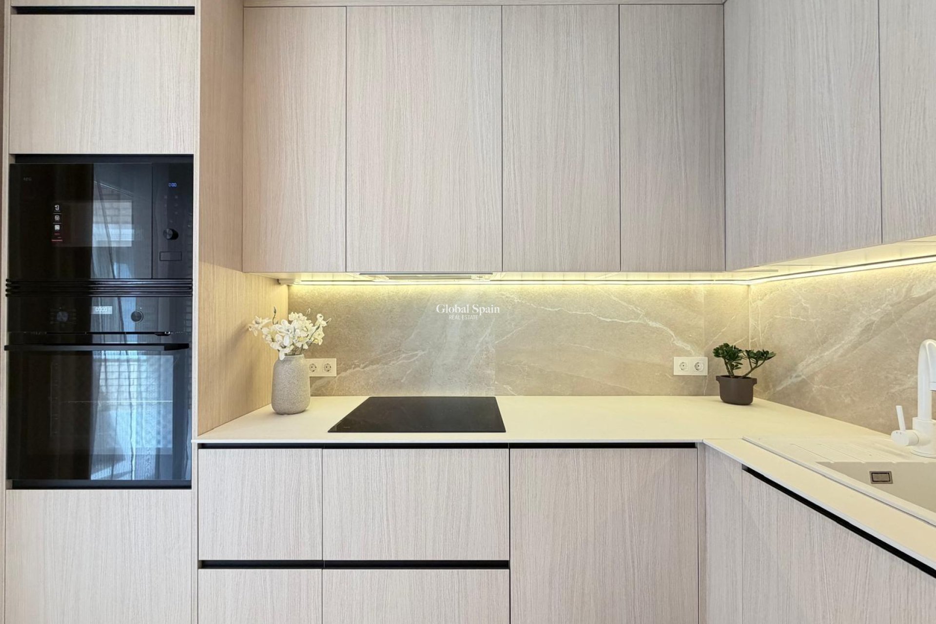 Wederverkoop - APPARTEMENT -
TORREVIEJA - Playa del Cura