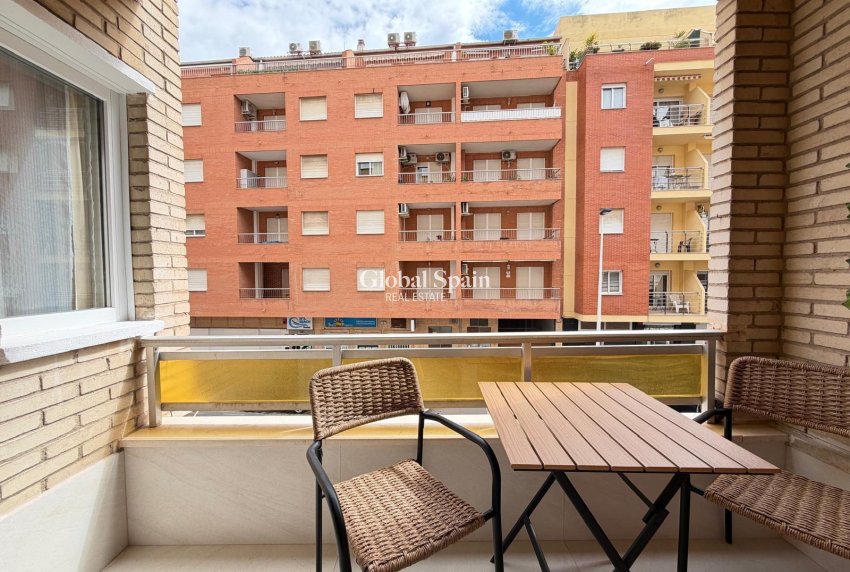 Wederverkoop - APPARTEMENT -
TORREVIEJA - Playa del Cura