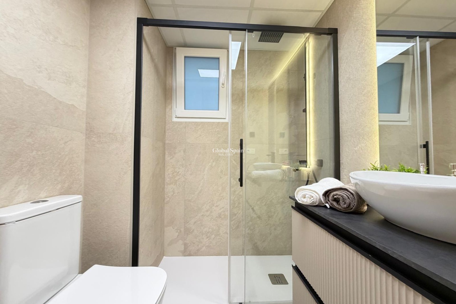 Wederverkoop - APPARTEMENT -
TORREVIEJA - Playa del Cura