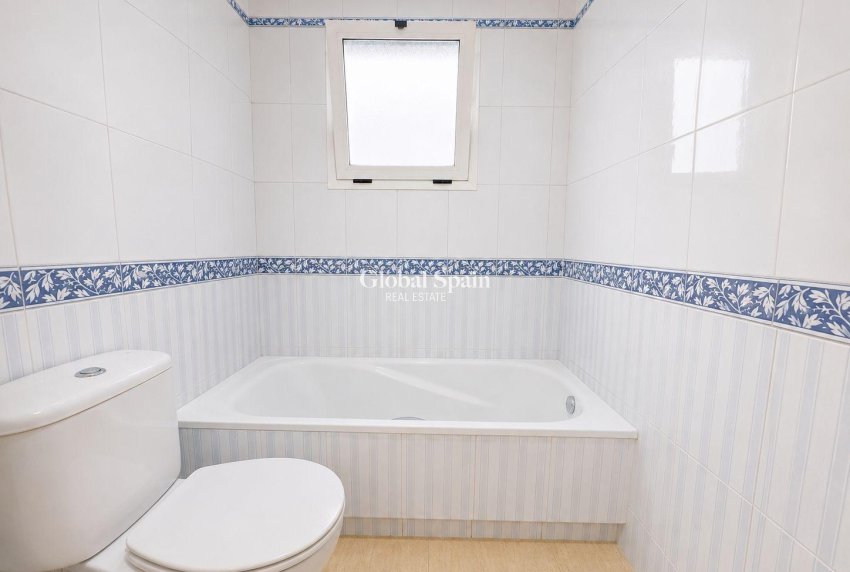 Wederverkoop - APPARTEMENT -
TORREVIEJA - Playa del Cura