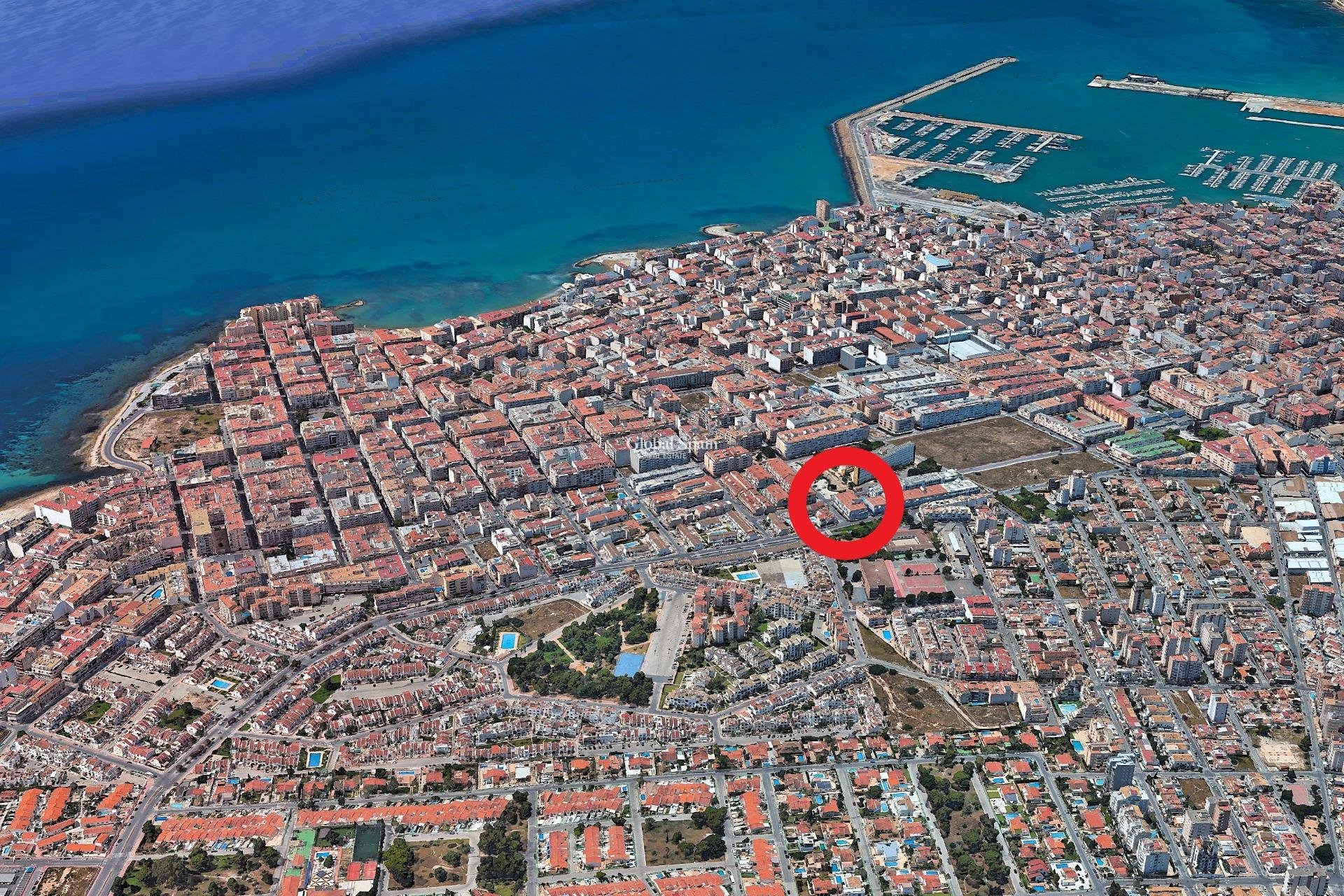 Wederverkoop - APPARTEMENT -
TORREVIEJA - Playa del Cura