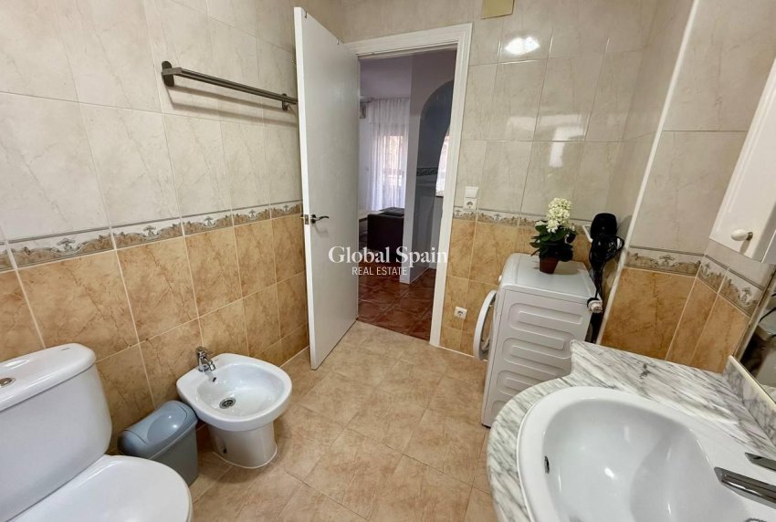 Wederverkoop - APPARTEMENT -
TORREVIEJA - Playa del Cura