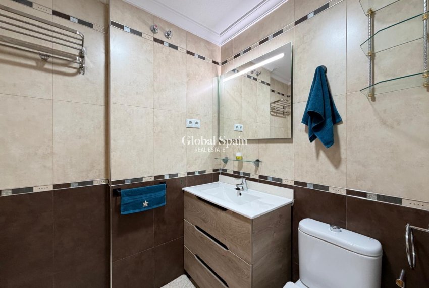 Wederverkoop - APPARTEMENT -
TORREVIEJA - Playa del Cura