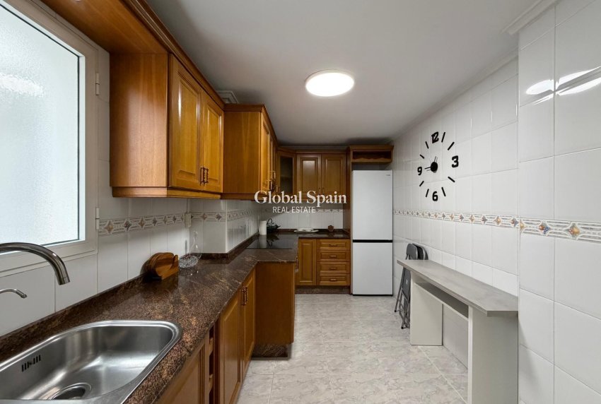 Wederverkoop - APPARTEMENT -
TORREVIEJA - Playa del Cura