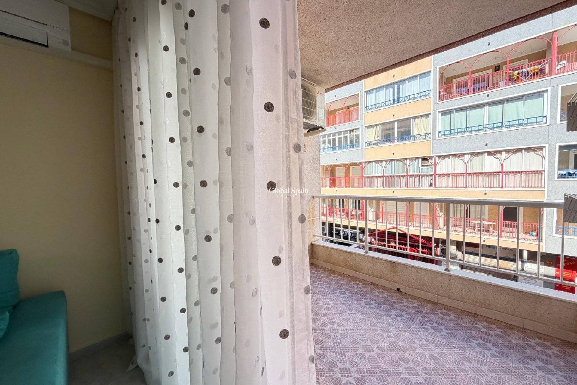 Wederverkoop - APPARTEMENT -
TORREVIEJA - Playa del Cura