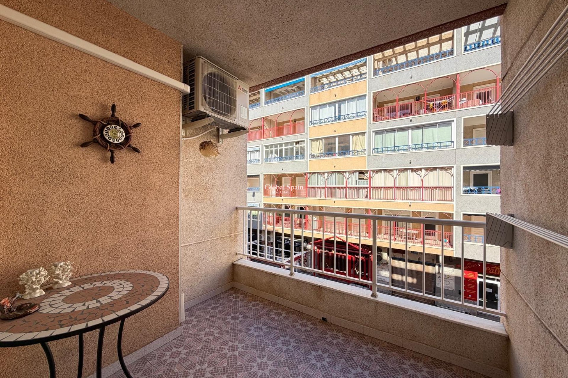 Wederverkoop - APPARTEMENT -
TORREVIEJA - Playa del Cura