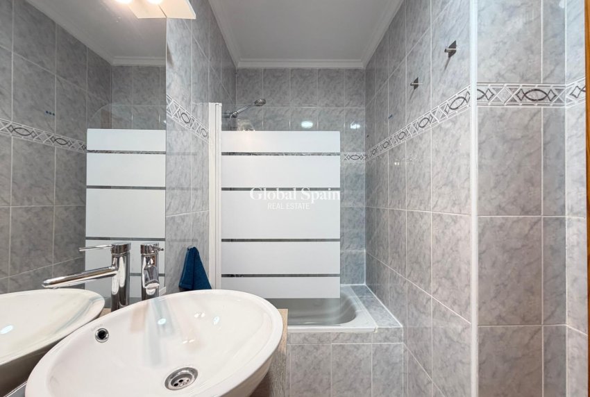 Wederverkoop - APPARTEMENT -
TORREVIEJA - Playa del Cura