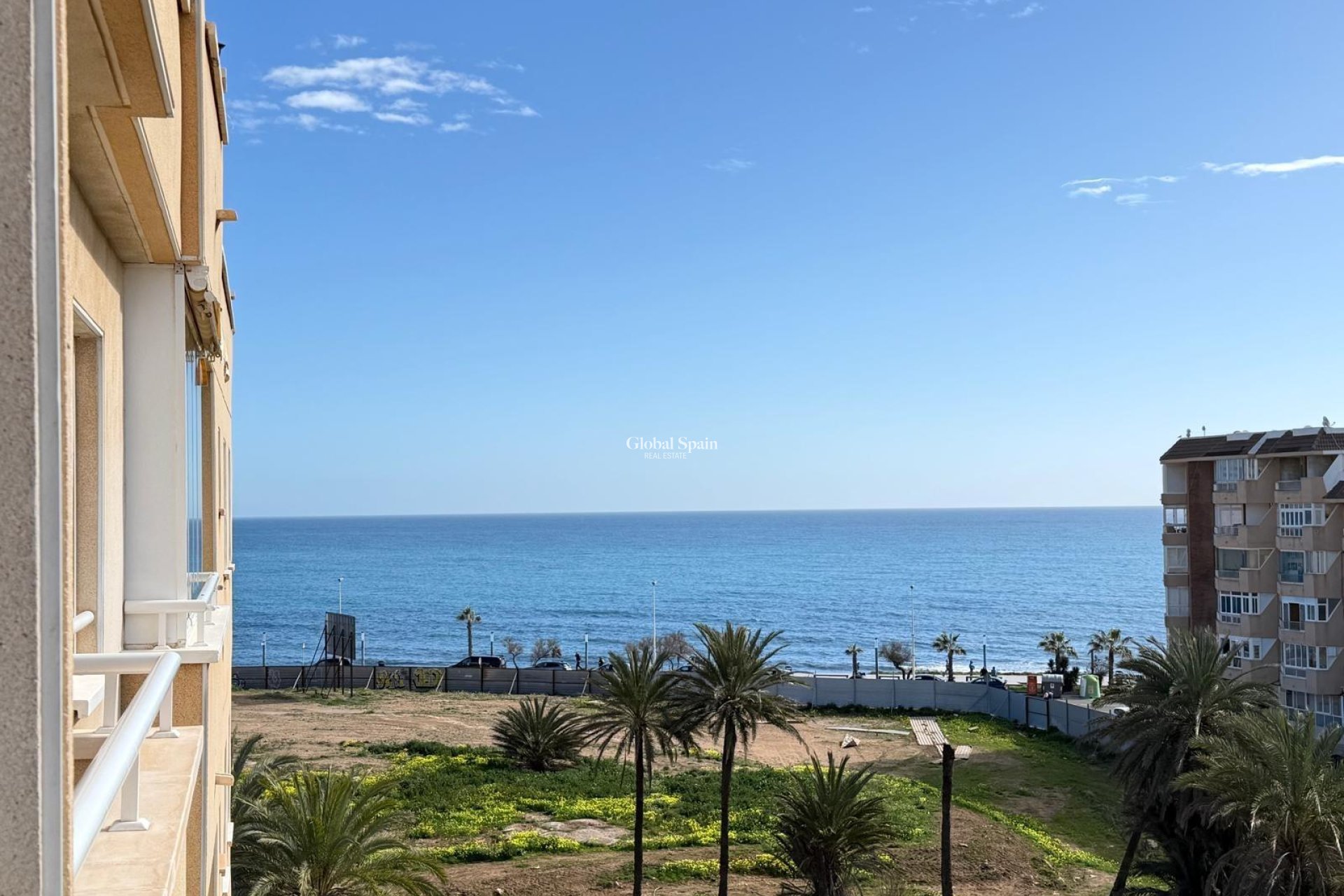 Wederverkoop - APPARTEMENT -
TORREVIEJA - Playa del Cura