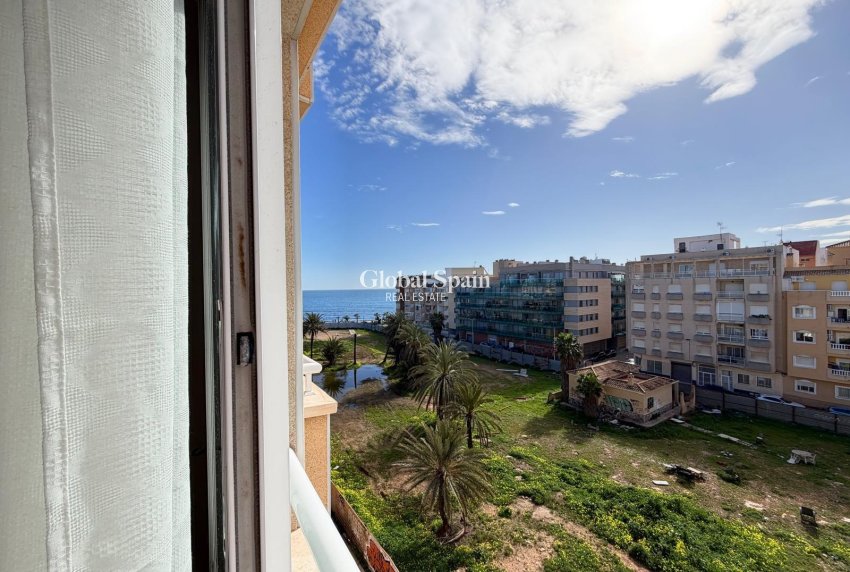 Wederverkoop - APPARTEMENT -
TORREVIEJA - Playa del Cura