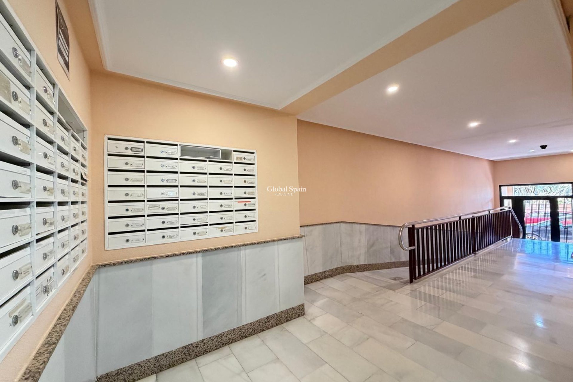 Wederverkoop - APPARTEMENT -
TORREVIEJA - Playa del Cura