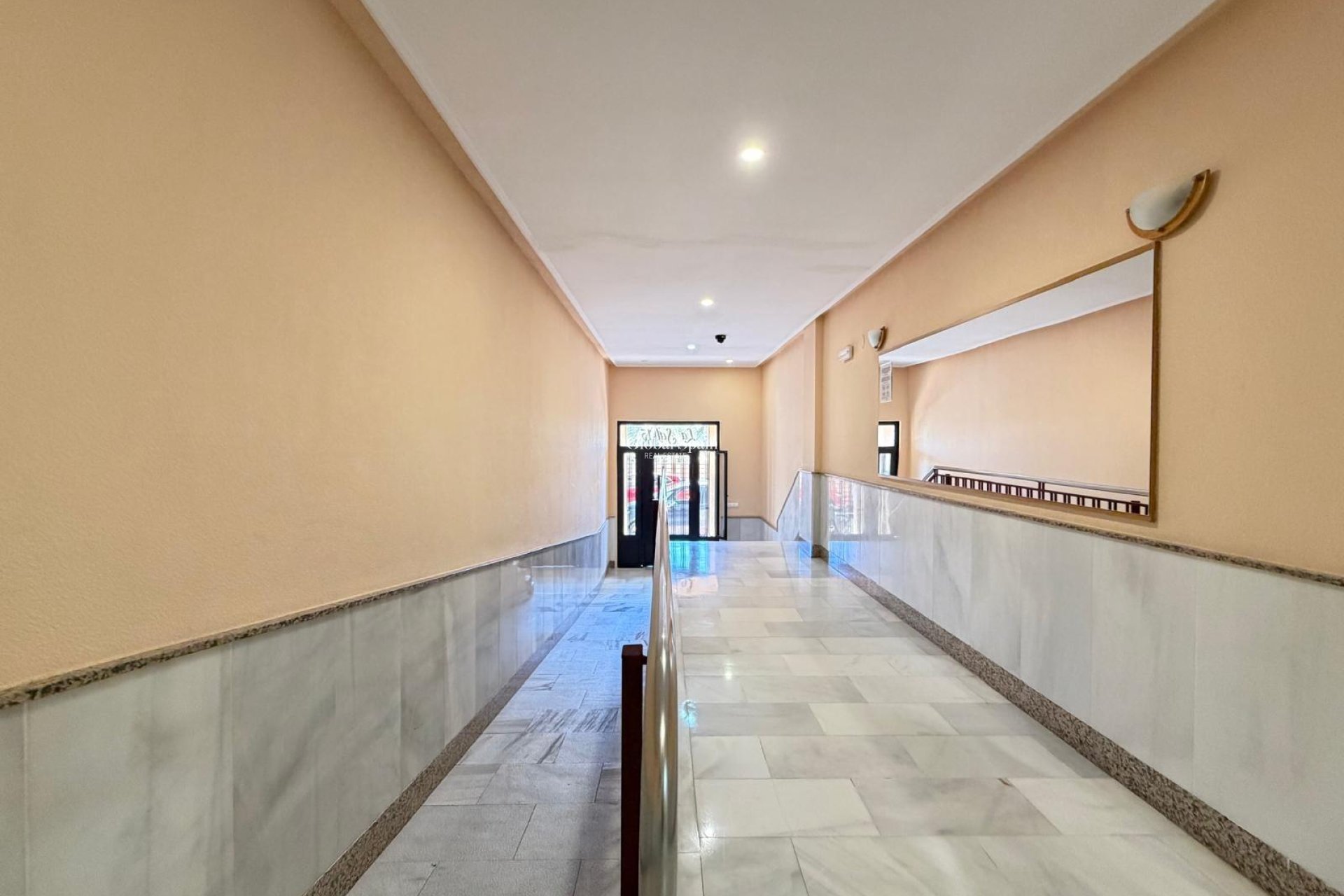 Wederverkoop - APPARTEMENT -
TORREVIEJA - Playa del Cura