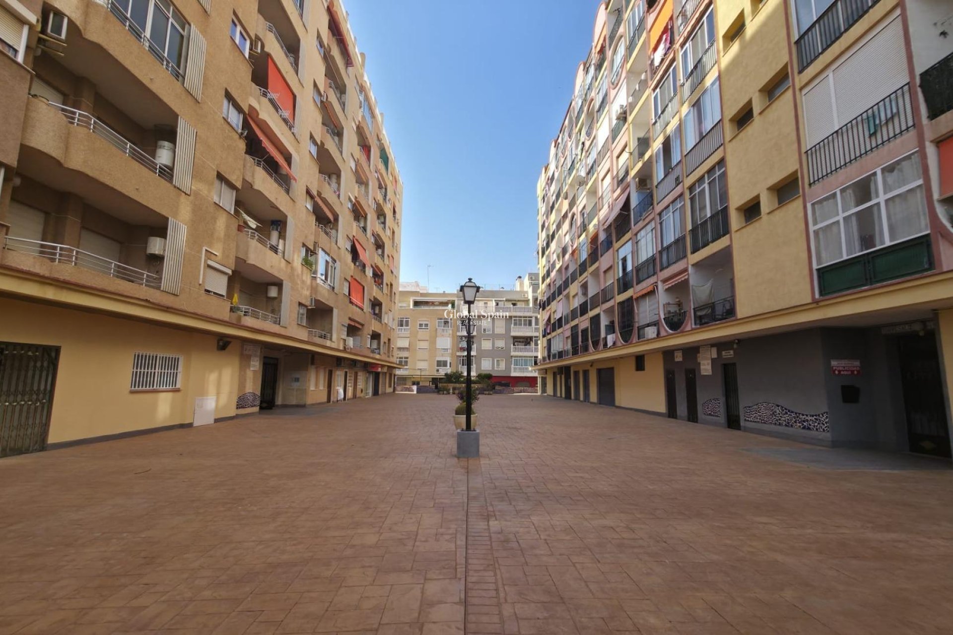 Wederverkoop - APPARTEMENT -
TORREVIEJA - Playa del Cura