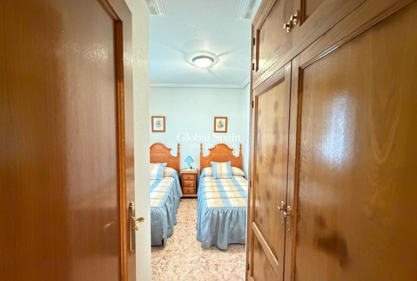 Wederverkoop - APPARTEMENT -
TORREVIEJA - Playa del Cura