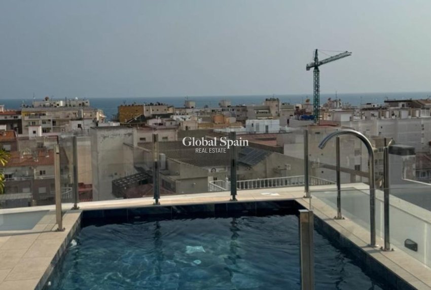 Wederverkoop - APPARTEMENT -
TORREVIEJA - Playa del Cura