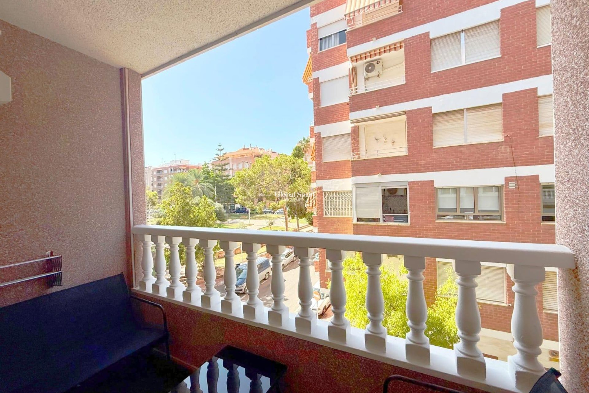 Wederverkoop - APPARTEMENT -
TORREVIEJA - Playa del Cura