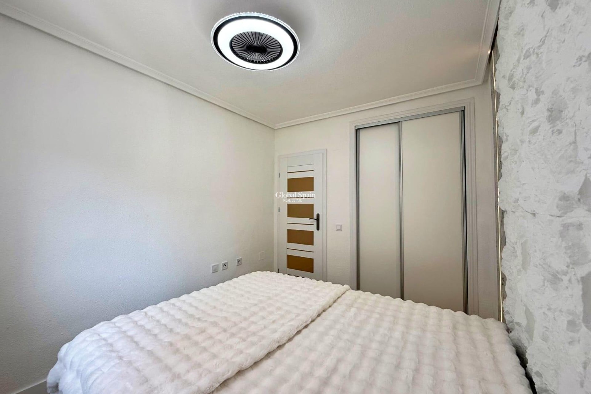 Wederverkoop - APPARTEMENT -
TORREVIEJA - Playa del Cura