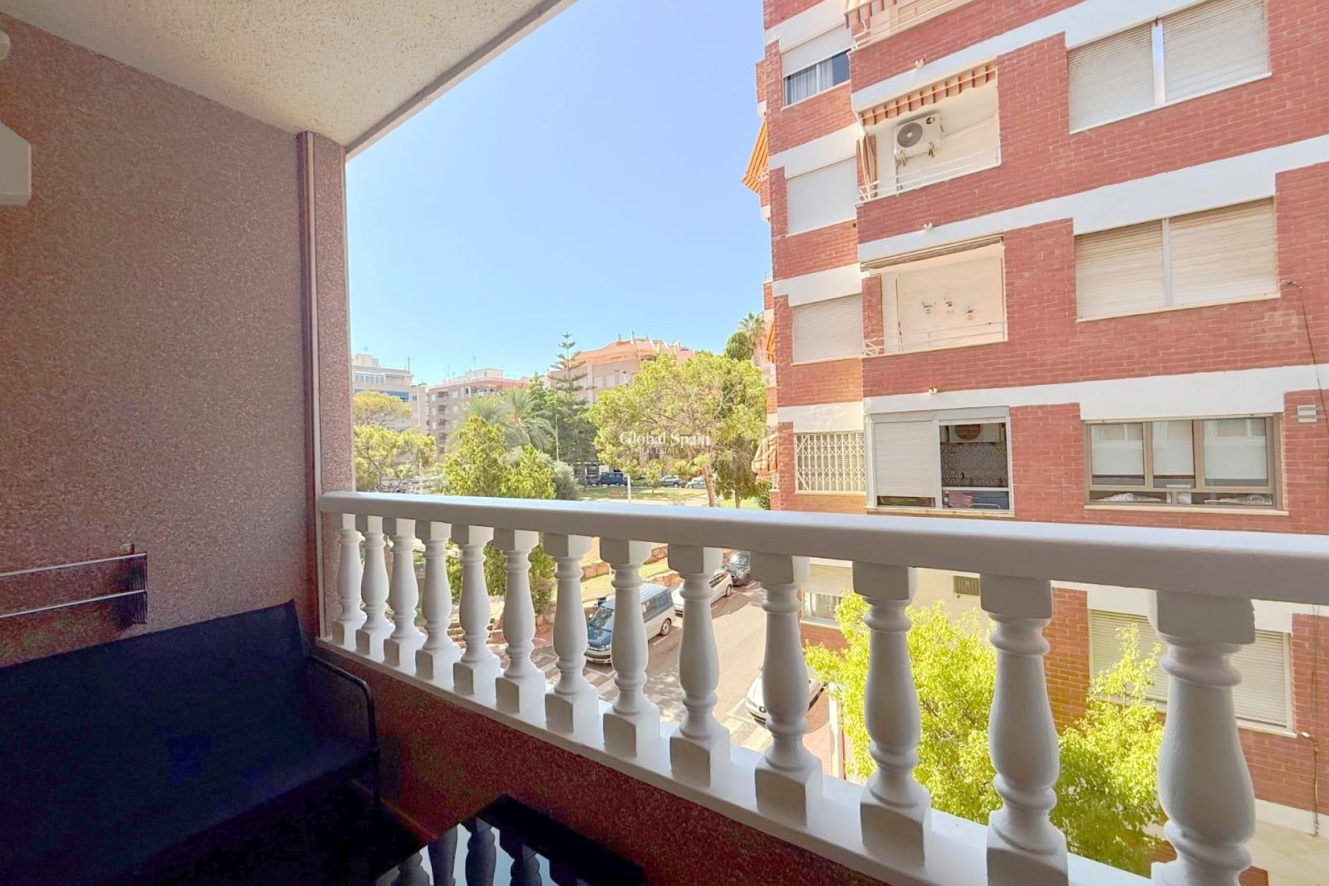 Wederverkoop - APPARTEMENT -
TORREVIEJA - Playa del Cura
