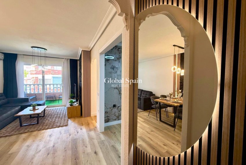Wederverkoop - APPARTEMENT -
TORREVIEJA - Playa del Cura
