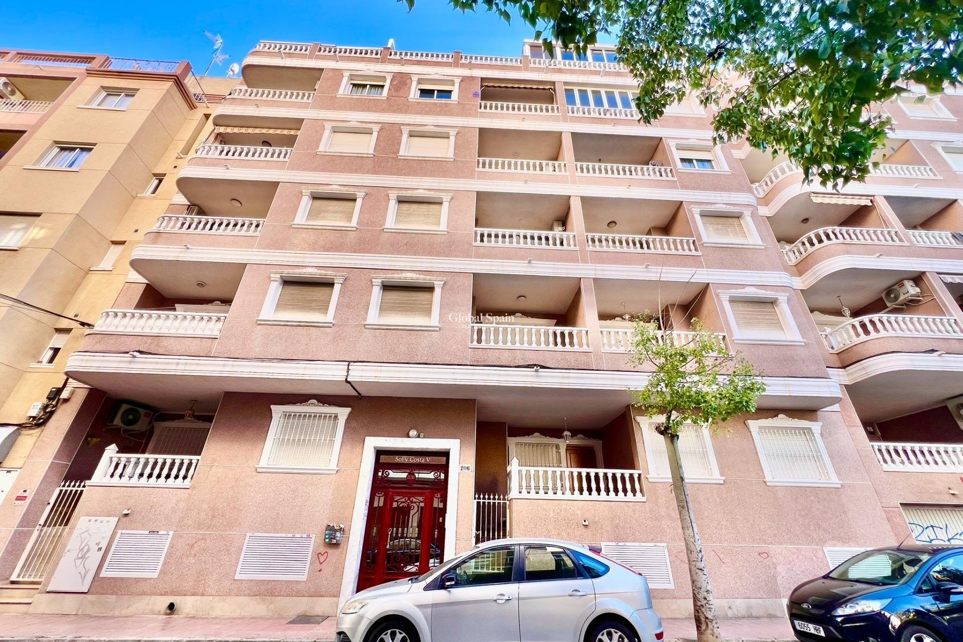 Wederverkoop - APPARTEMENT -
TORREVIEJA - Playa del Cura