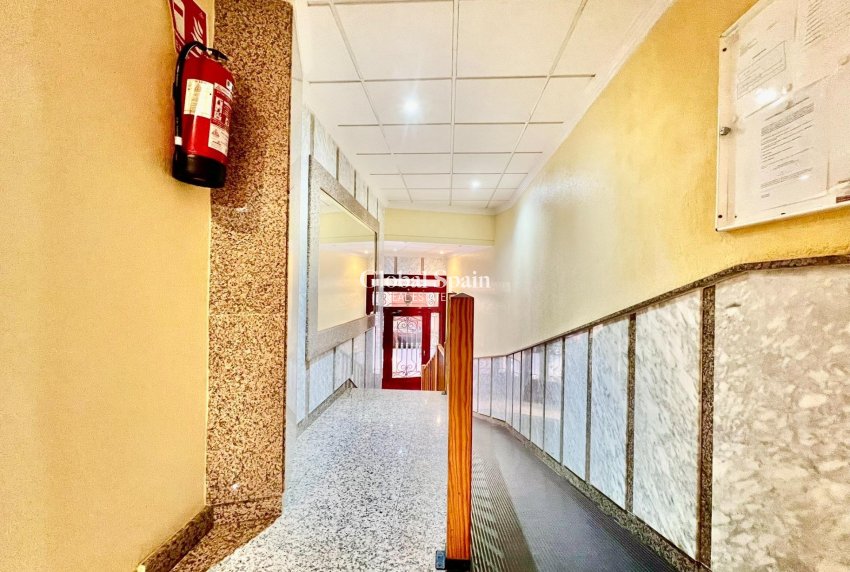 Wederverkoop - APPARTEMENT -
TORREVIEJA - Playa del Cura
