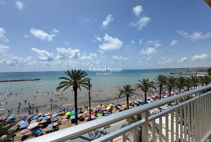 Wederverkoop - APPARTEMENT -
TORREVIEJA - Playa del Cura