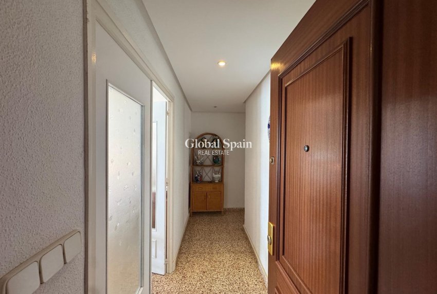 Wederverkoop - APPARTEMENT -
TORREVIEJA - Playa del Cura